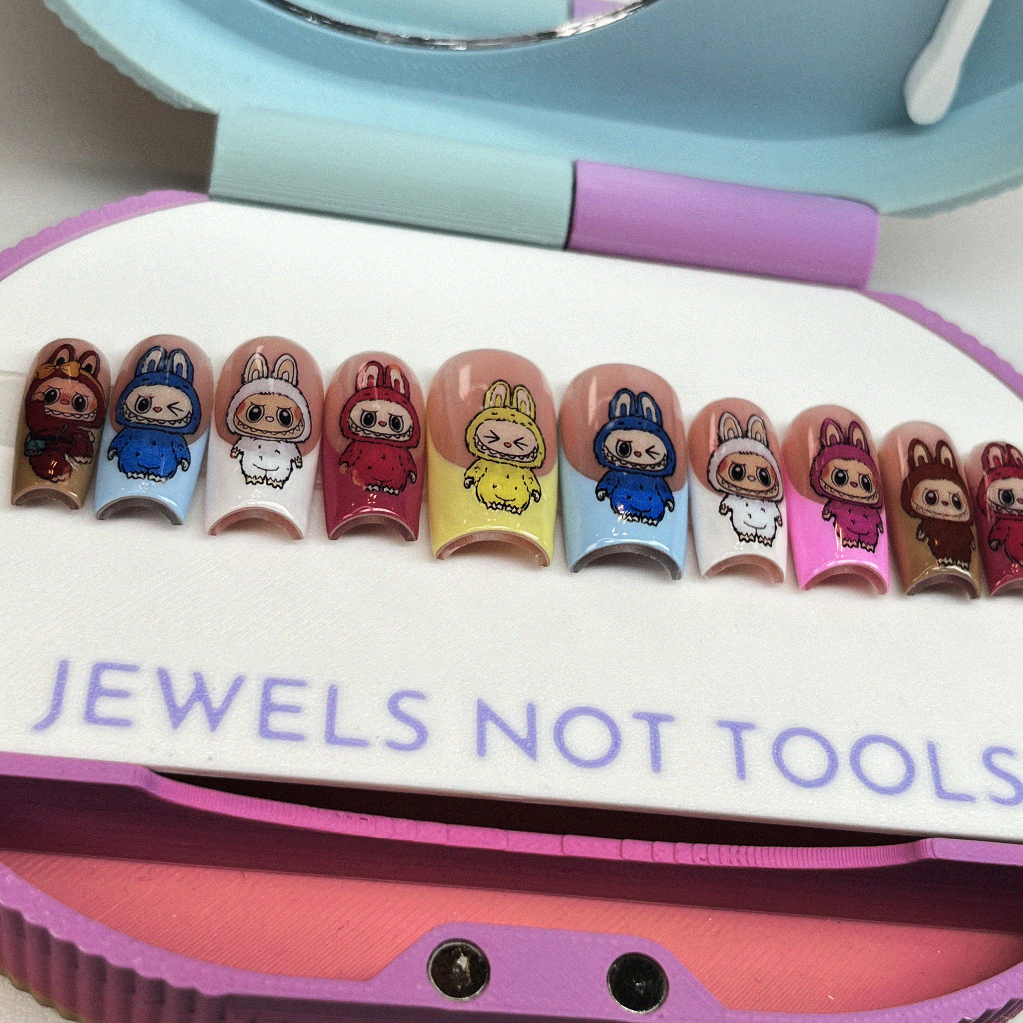 Rainbow (Size Medium).